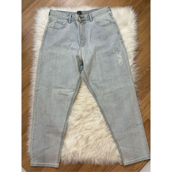 Gap Light Wash Relaxed Fit Tapered Leg Jeans 31/ 10 NEW - Picture 1 of 4